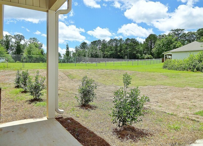 Building Photo - Home for Rent in Vance, AL... Available to...