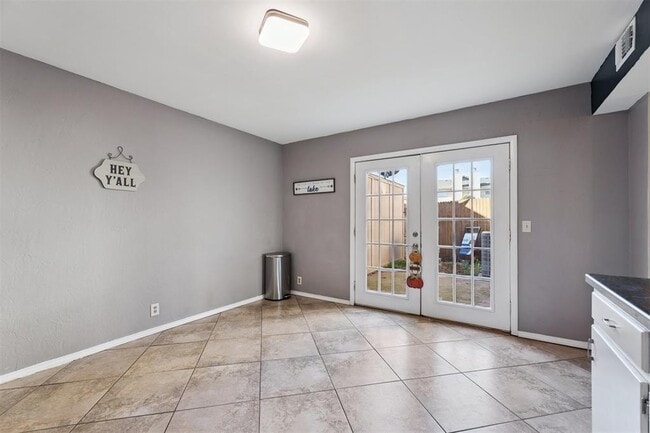 Building Photo - 9605 Hefner Village Blvd