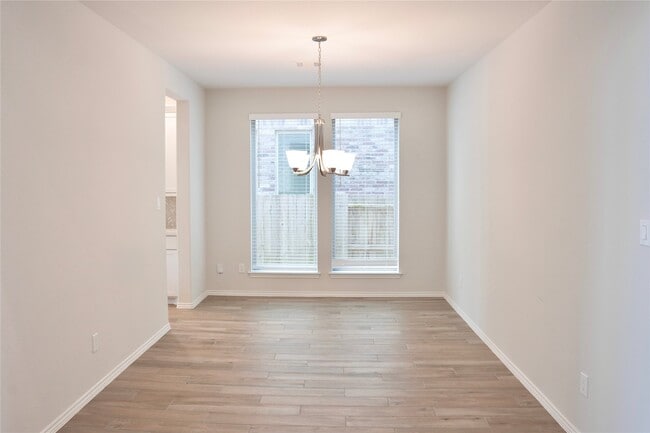 Building Photo - 24727 Tanoureen Dr