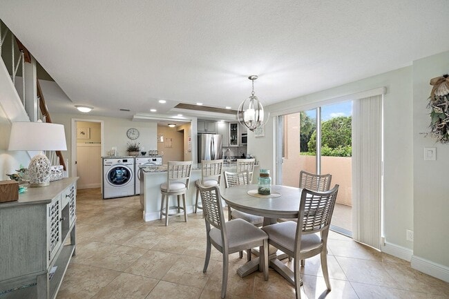 Building Photo - 353 S US Hwy 1