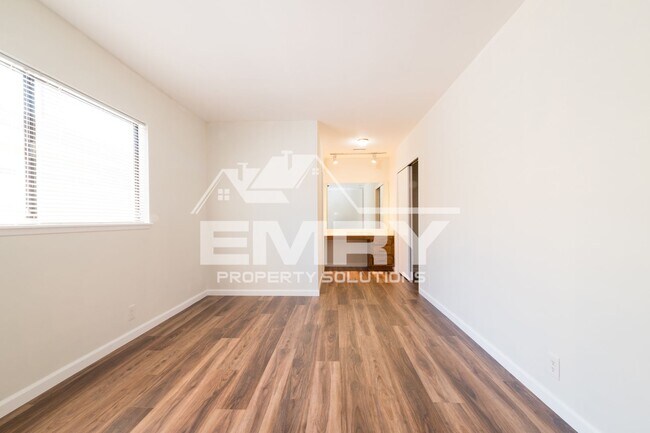 Building Photo - 4743 Levelside Ave