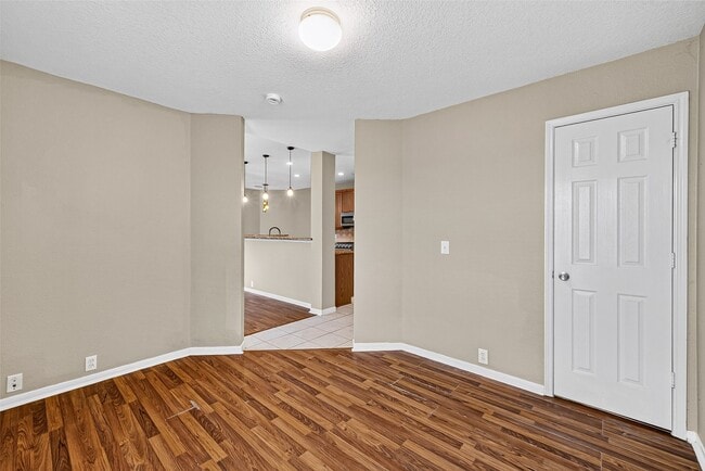 Building Photo - 10306 Nickel Grove Dr