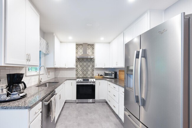 Building Photo - 9843 Campbell Dr