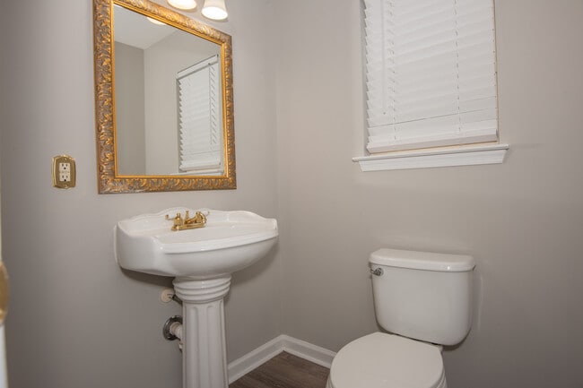 Building Photo - 1404 37th St