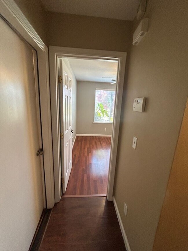 Building Photo - Beautiful 3 Bedroom 2 Bathroom in Farmersville!!