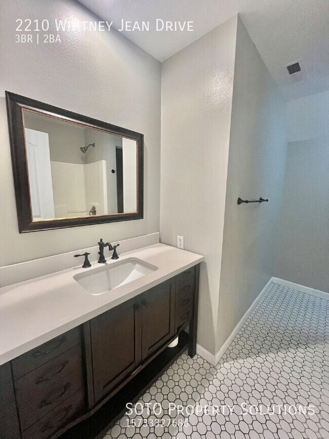 Building Photo - 2210 Whitney Jean Dr