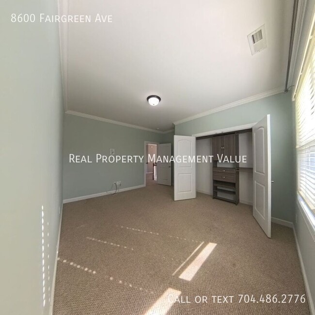 Building Photo - 8600 Fairgreen Avenue