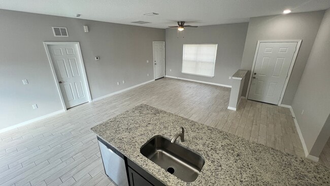 Building Photo - Stunning 3 Bedroom, 2 Bath Home in Palm Bay!