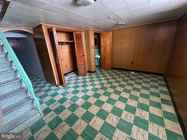 Building Photo - 4327 H St
