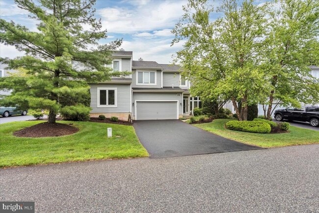 Building Photo - 1202 Champlain Dr