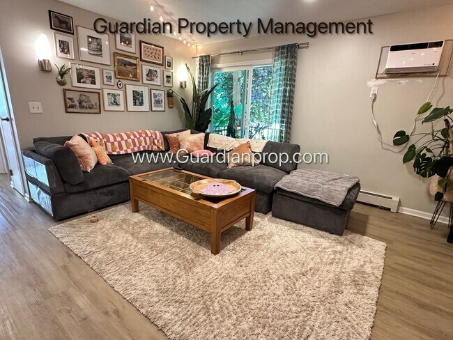 Building Photo - Renovated Champlin 2nd Floor Apartment, Di...