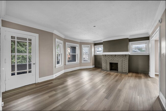 Building Photo - 12730 Barrington Ave