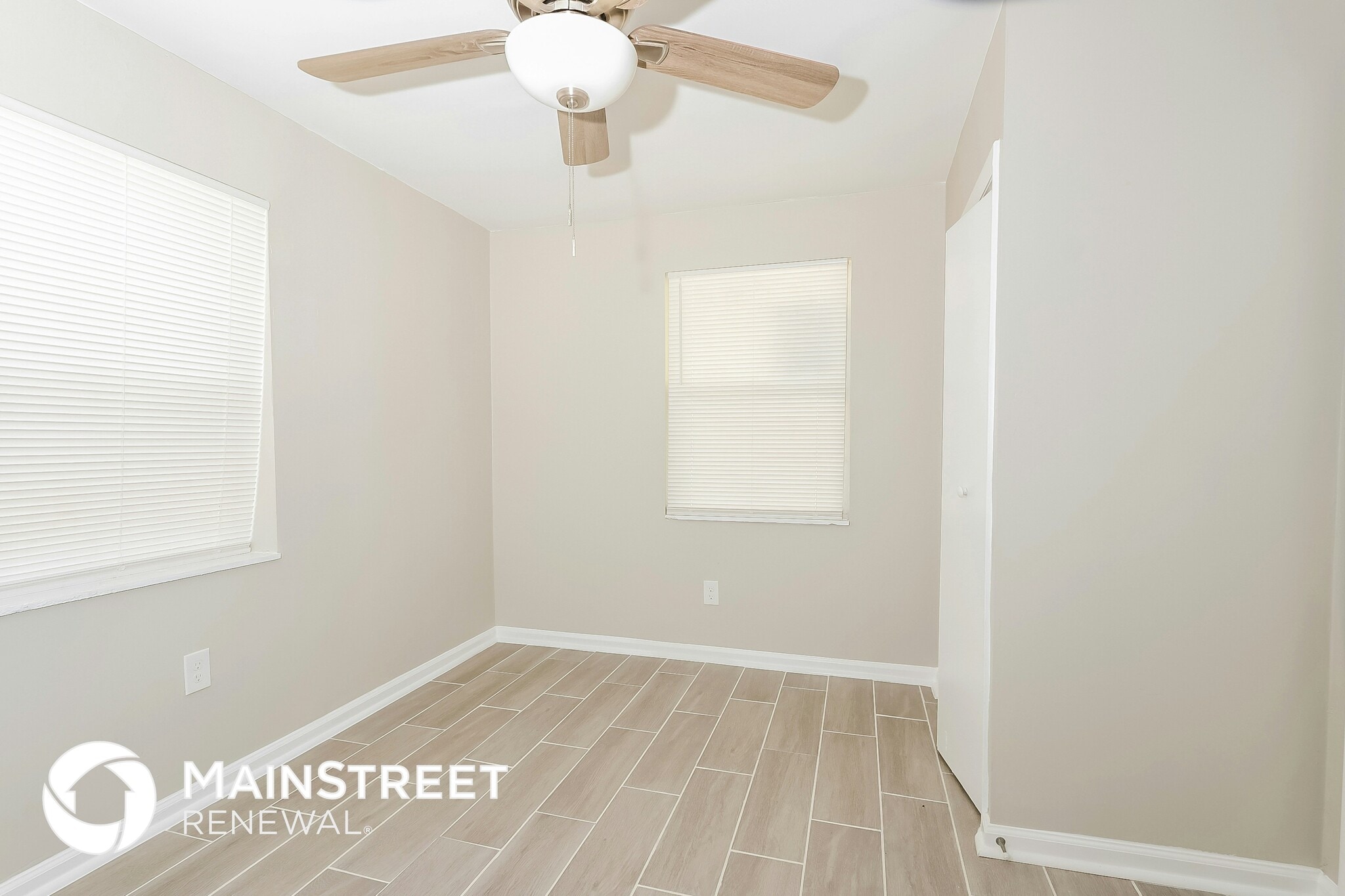 Building Photo - 4386 Pine St