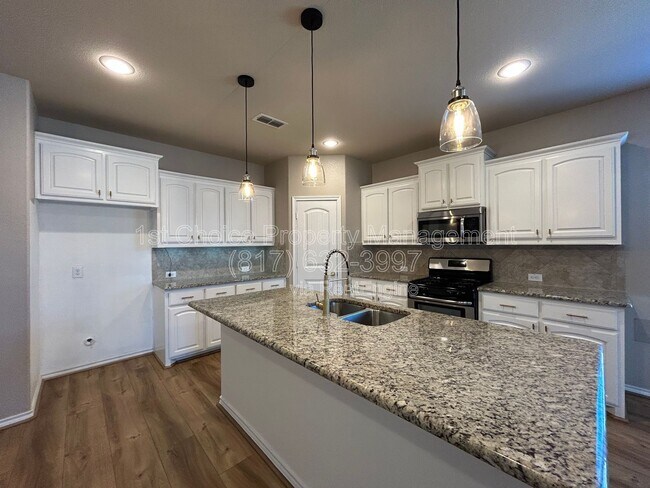 Building Photo - 15736 Barton Ridge Dr