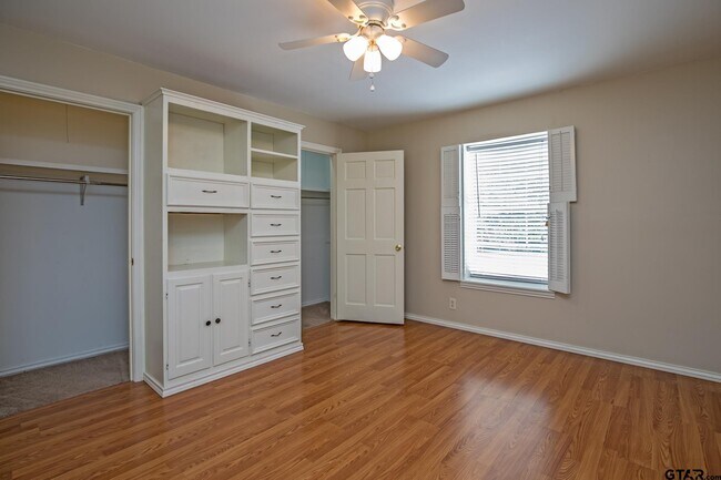 Building Photo - 3712 Colony Park Dr