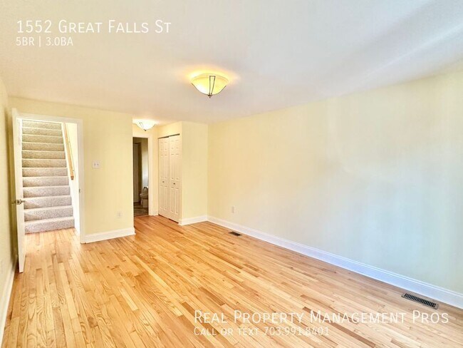 Building Photo - 1552 Great Falls St