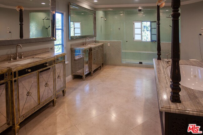 Building Photo - 3501 Caribeth Dr