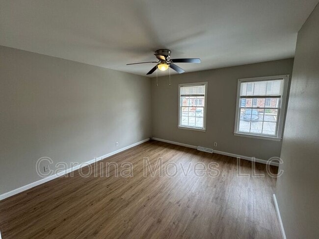 Building Photo - 160 Pine Creek Ct Ext