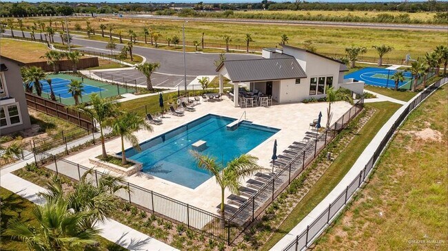 Building Photo - 40 N 14th St