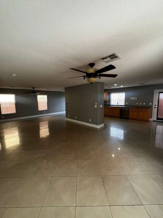 Building Photo - Must see 2 story 4 bed/3 bath home in the heart of SUMMERLIN