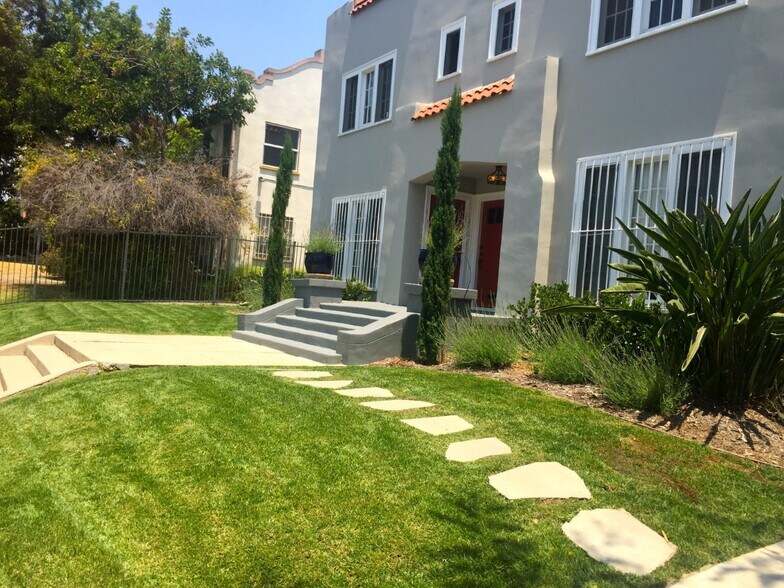 Building Photo - 160 S Catalina St