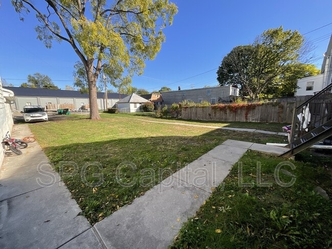Building Photo - 255 Chambersburg St