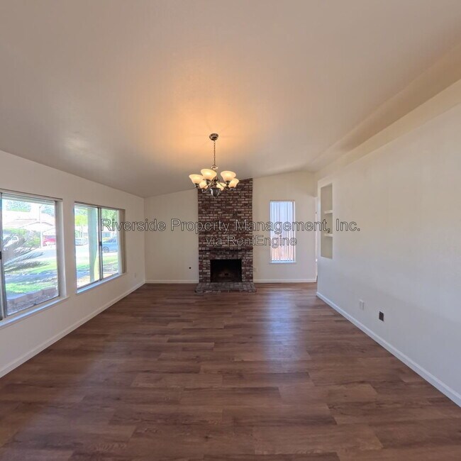 Building Photo - 24052 Royale St