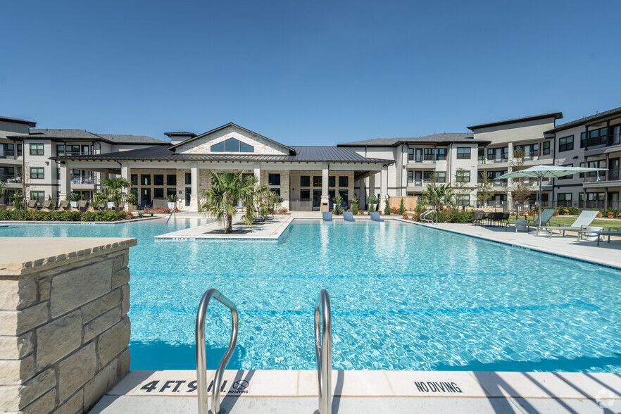 Amenities - Pool Area - Affinity at Keller 55+