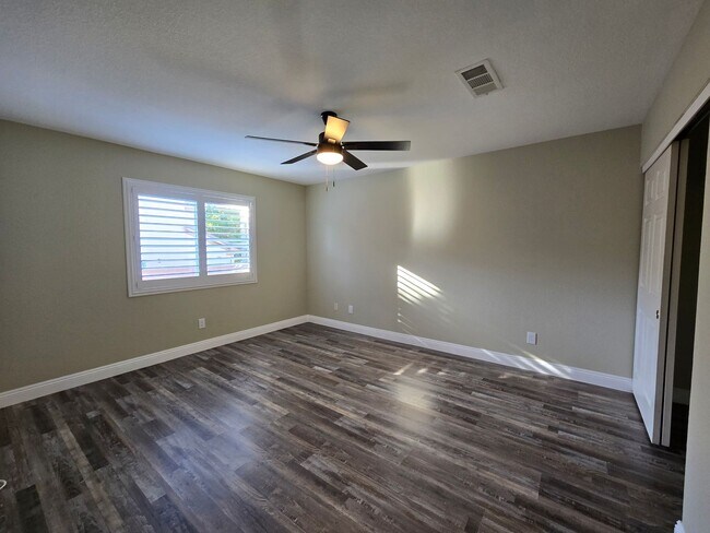 Building Photo - A Fabulous 4 Bedroom Home in Peccole Ranch