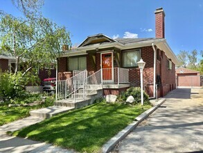 Building Photo - Beautiful Renovation in Liberty Wells!
