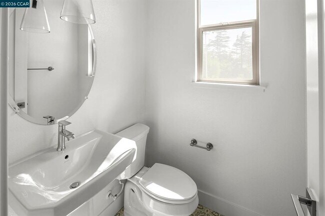 Building Photo - 2802 Chattelton Ln., San Pablo