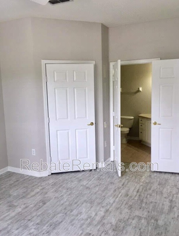 Building Photo - 7990 Baymeadows Rd E
