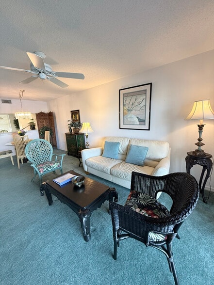 Building Photo - 9300 Clubside Cir