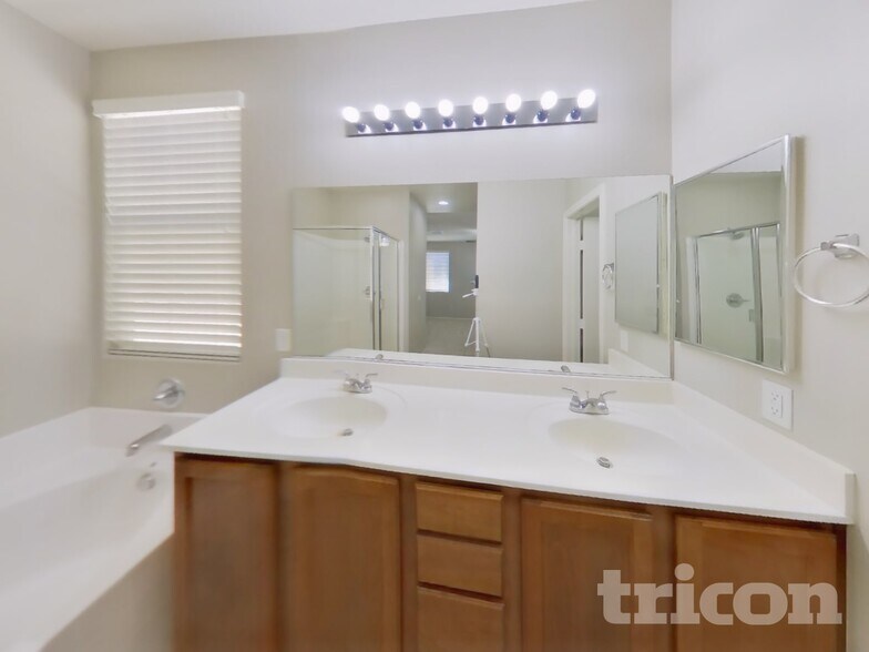 Building Photo - 3657 Karissa Heights Pl