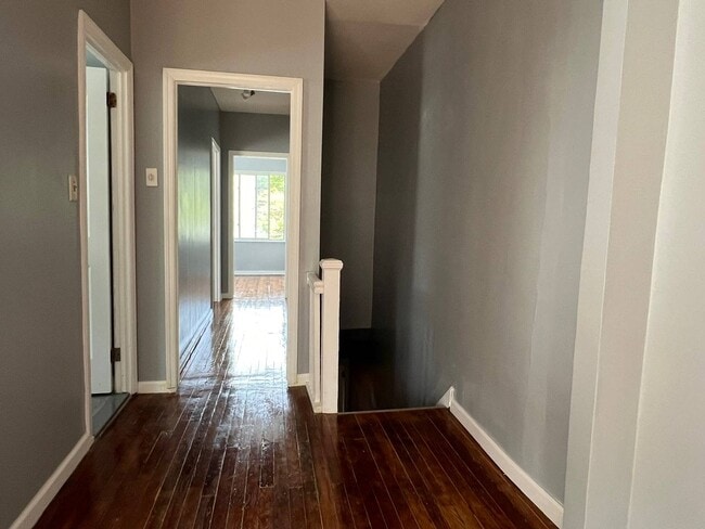 Building Photo - 27 Alton Pl