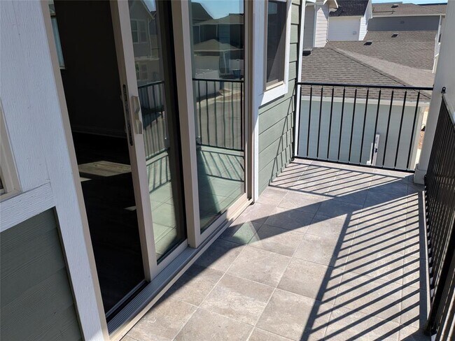 Building Photo - 8304 Mandela Bend