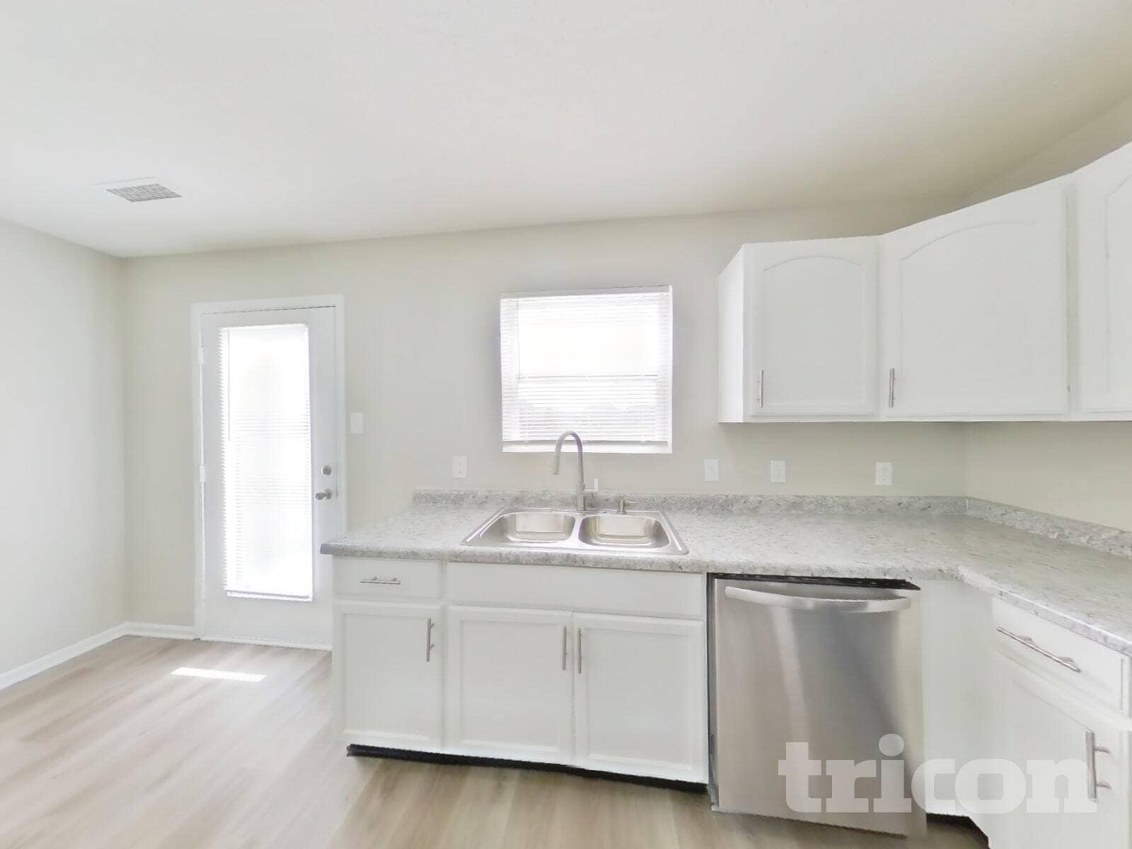 Building Photo - 2869 Ludwig Dr
