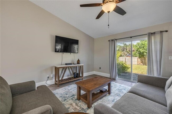 Building Photo - 2713 Needle Palm Dr