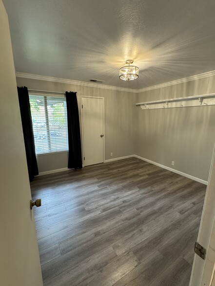 Building Photo - 38 Massolo Dr