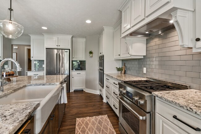 Building Photo - 4606 S 184th Plaza