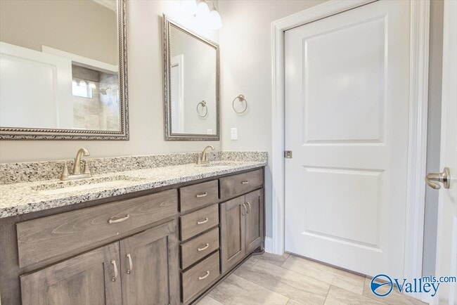 Building Photo - 26480 Naomi Wy