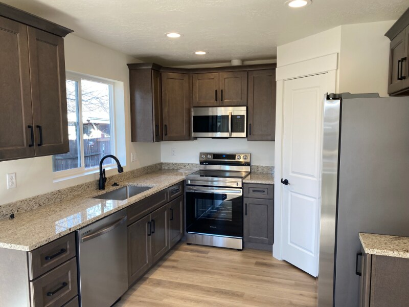 Building Photo - 812 2nd St N