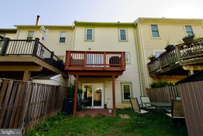 Building Photo - 9885 Burke Pond Ct