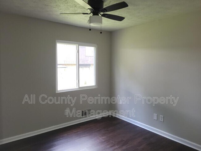 Building Photo - 1867 Myrtle Dr SW