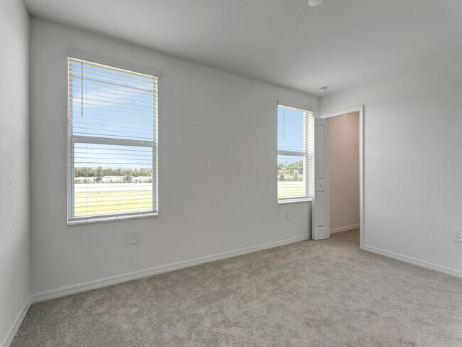 Building Photo - Brand-New 3BR/2.5BA Townhouse for Rent in Lakewood Ranch — $2,300/Month, Internet & Lawn Care Inc...