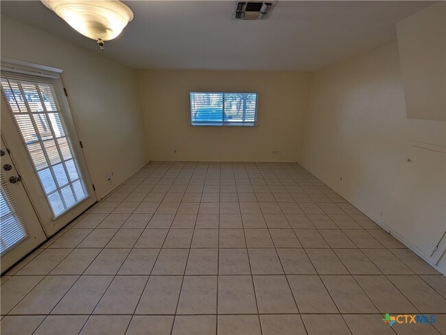 Building Photo - 164 S Union Ave