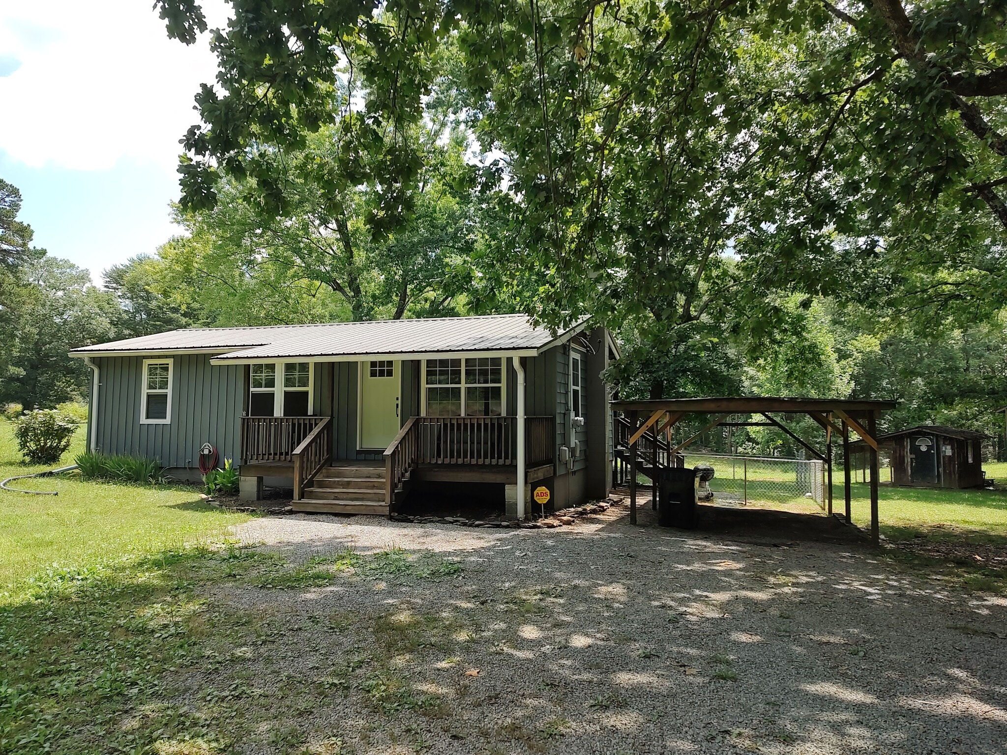 Building Photo - 1302 Hotwater Rd
