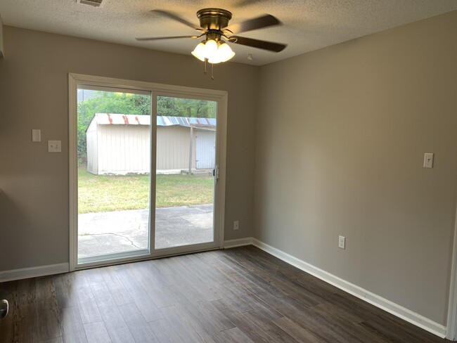 Building Photo - 219 Fowler St