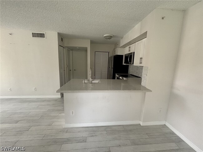 Building Photo - 1260 Wildwood Lakes Blvd