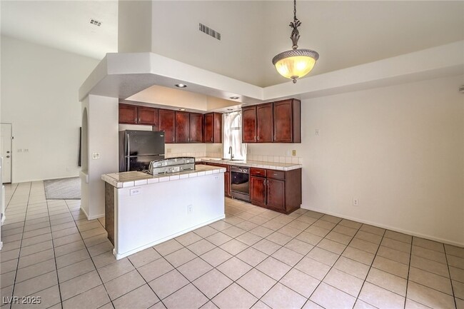 Building Photo - 8736 Raindrop Canyon Ave